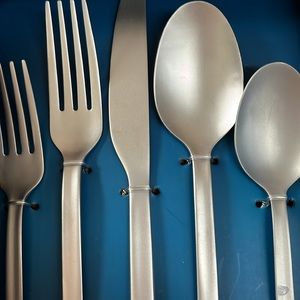 Cambridge 20 piece flatware set - Brushed Silver - BRAND NEW NEVER USED